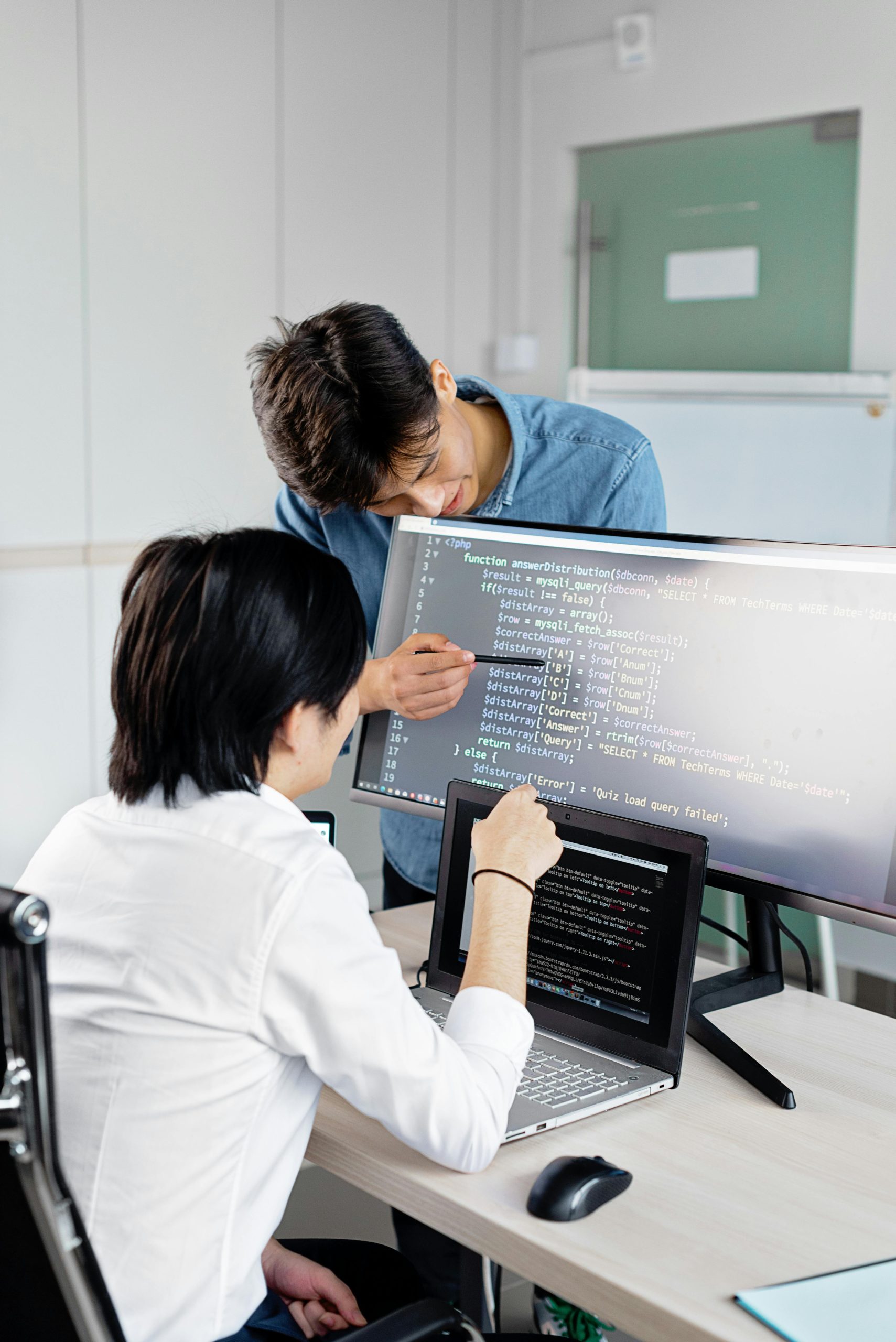 pexels-mikhail-nilov-7988757